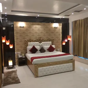 Hotel Signature Grand